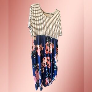 Plus Size Maxi Dress with Pockets!